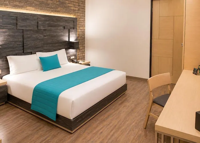 Hotel Punto Mx 4*